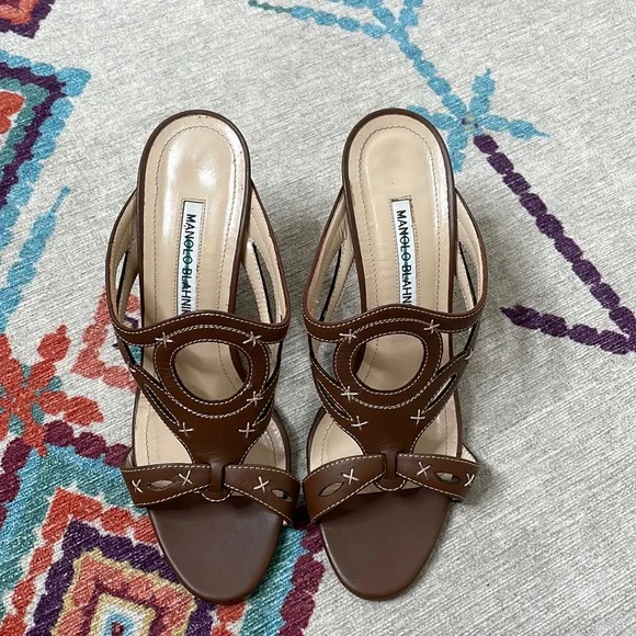 Manolo Blahnik Raffia Wedge sandal - Picture 4 of 9